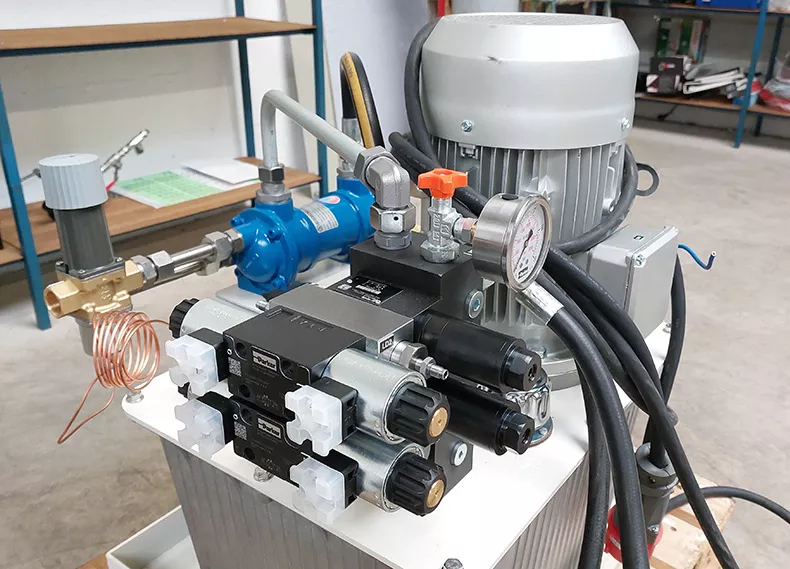 Conception et réalisation de systèmes hydrauliques 